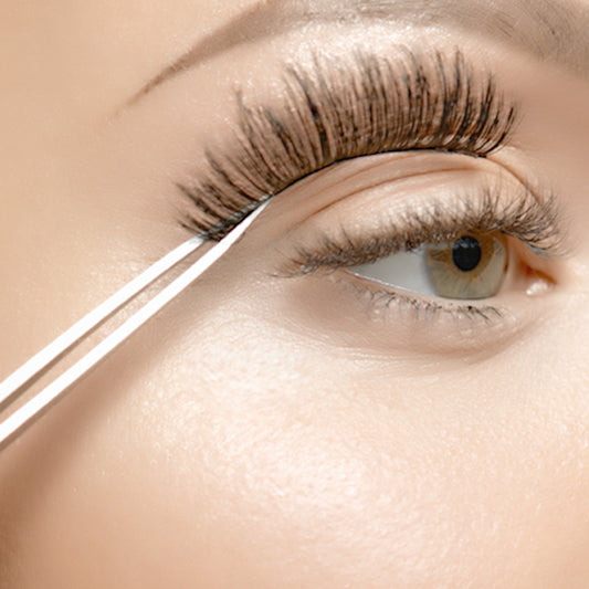 How to make up your eyes with false eyelashes?